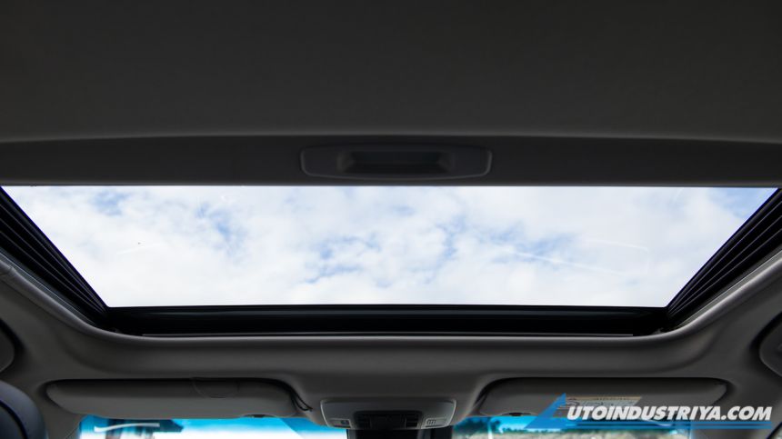 2022 Toyota Camry Hybrid image