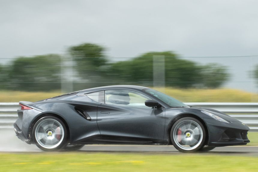 Lotus Emira to arrive in PH Q3 of 2022 image