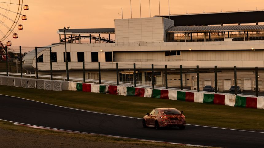 Honda is testing the new Civic Type R at Suzuka image