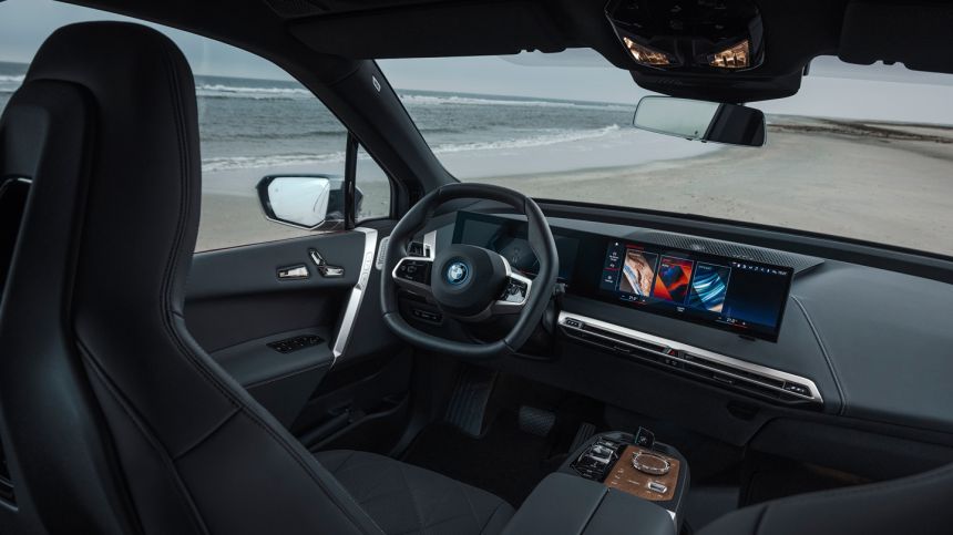 Electric BWM iX M60 packs over 600HP, 1000 Nm torque image