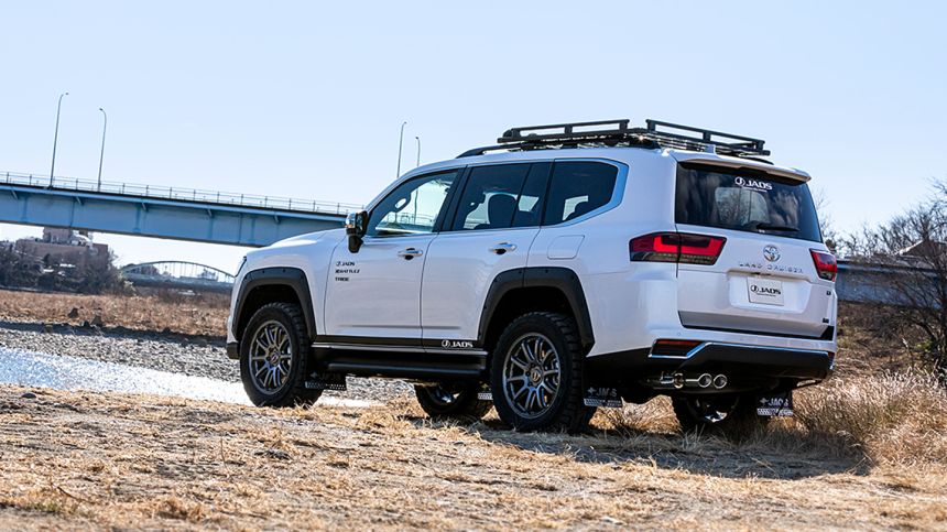 Less is more: JAOS modifies the Land Cruiser 300 image