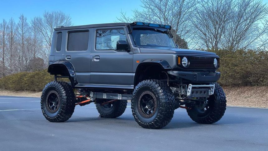 College students build a 5-door Jimny before Suzuki does image