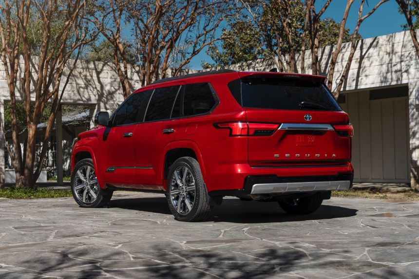Not a Land Cruiser: Toyota unveils the 2023 Sequoia image