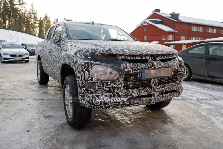 Mitsubishi spotted with next-generation Strada test mule image