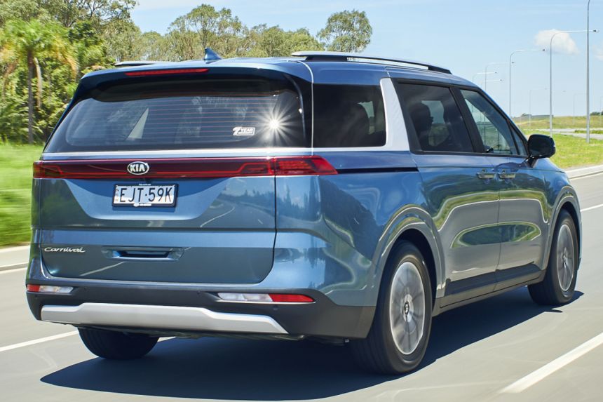 2022 Kia Carnival image