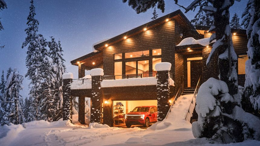 Electric Ford F-150 Lightning can power a house for 3 days image