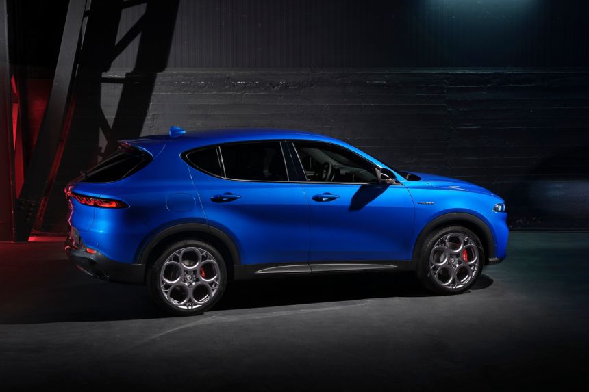 2023 Alfa Romeo Tonale ushers in brand&rsquo;s electrified era image