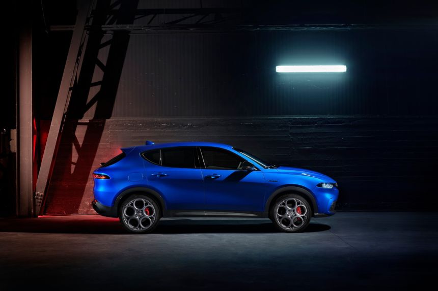 2023 Alfa Romeo Tonale ushers in brand&rsquo;s electrified era image