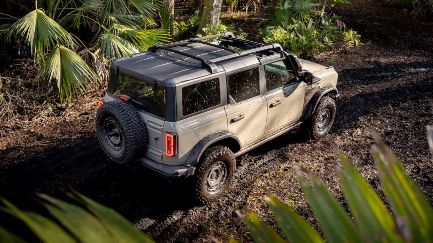 Ford Bronco Everglades is perfect for flooded Manila streets image