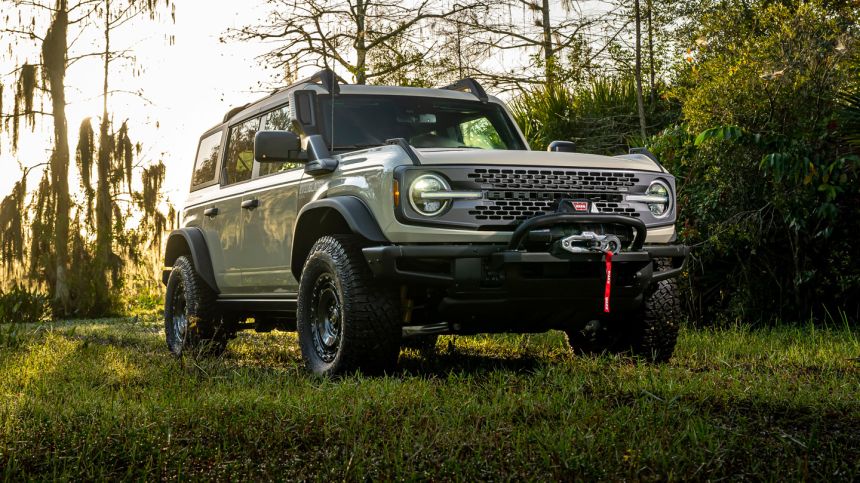 Ford Bronco Everglades is perfect for flooded Manila streets image