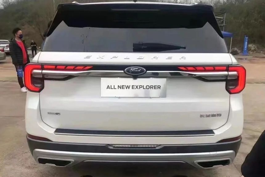 Spied: Are you the 2023 Ford Explorer? image