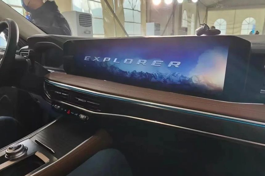 Spied: Are you the 2023 Ford Explorer? image