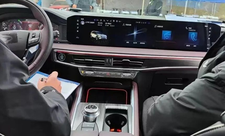 Spied: Are you the 2023 Ford Explorer? image