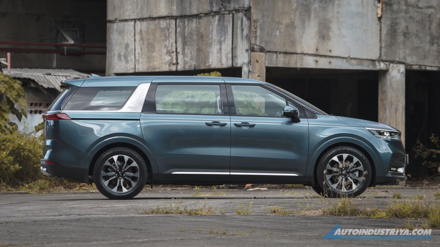 Kia looking to sell 400 units of all-new Carnival this year image
