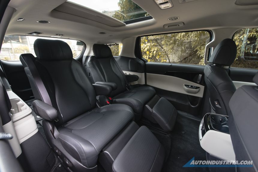 Kia looking to sell 400 units of all-new Carnival this year image