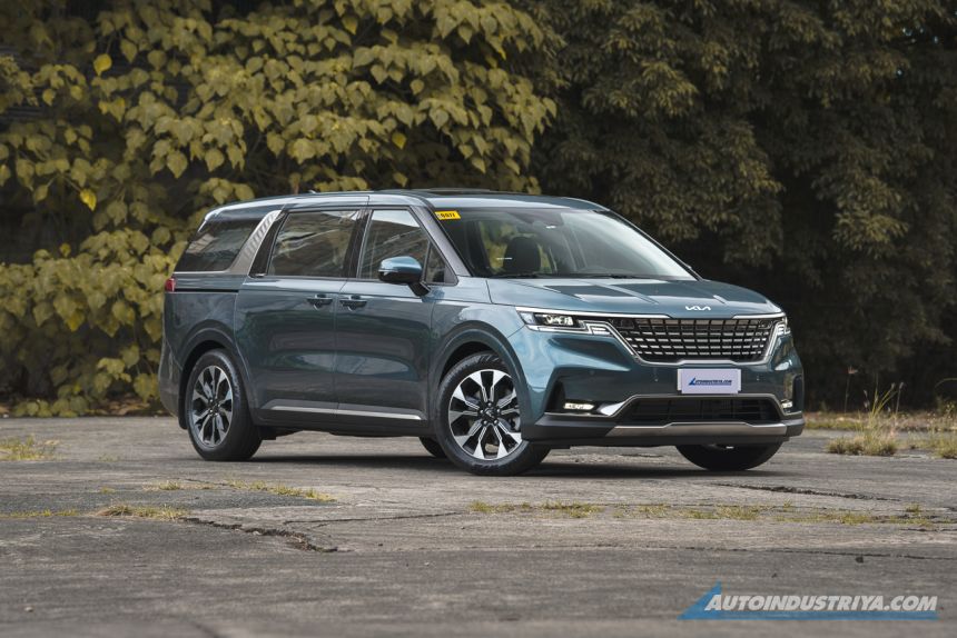 Kia looking to sell 400 units of all-new Carnival this year image