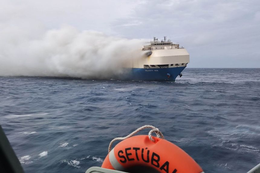 Did over 4k Porsche, Audi, VW, Bentley cars burn aboard this ship? image