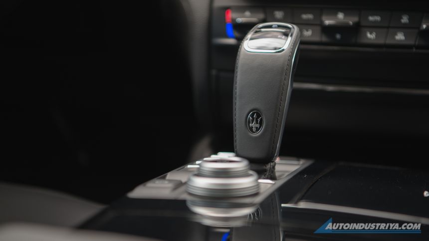 Maserati Ghibli Hybrid image