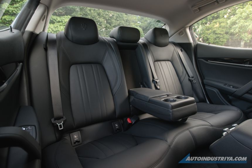 Maserati Ghibli Hybrid image