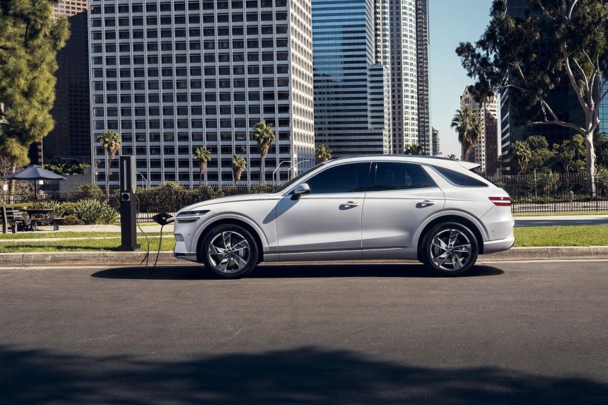 Hyundai to invest $16 billion on EVs image