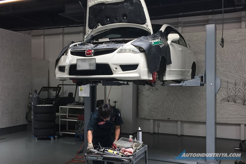 5 simple ways to lower your fuel consumption image