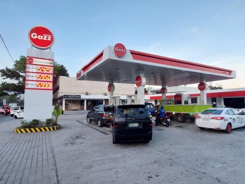 Petron, Petro Gazz announce limited fuel price cuts image