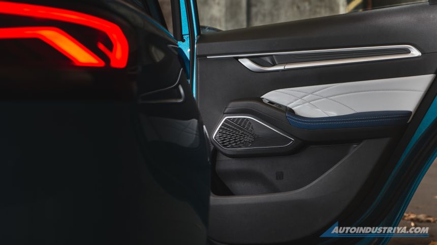 2022 Geely Emgrand image