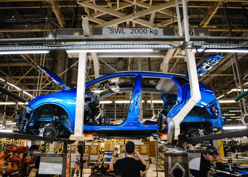 What automotive manufacturers have pulled out of Russia? image