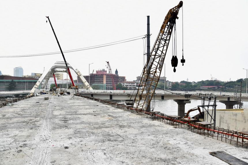 DPWH just about ready to open Binondo-Intramuros Bridge image