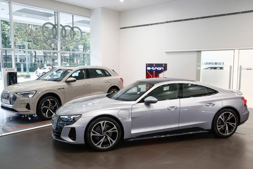 Audi, Porsche PH says customers very receptive to EVs image