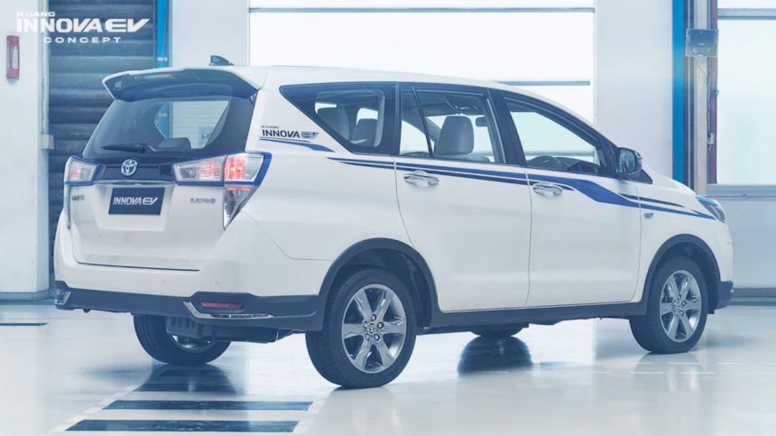 Toyota Innova EVs image