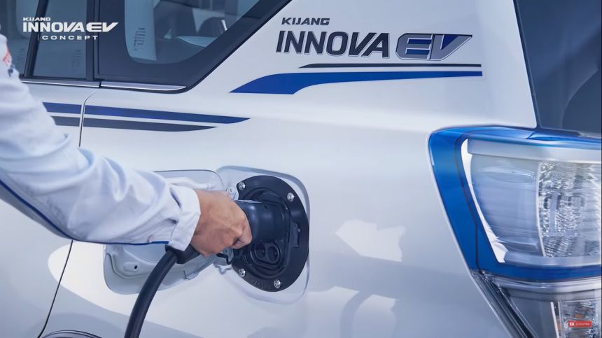 Toyota Innova EVs image