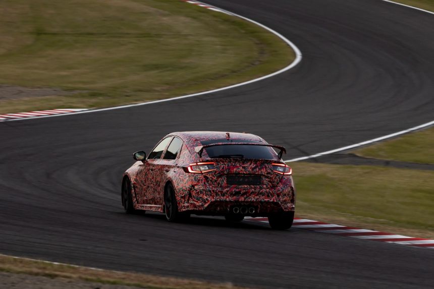 WATCH: 2023 Honda Civic Type R breaks Suzuka FWD lap record image