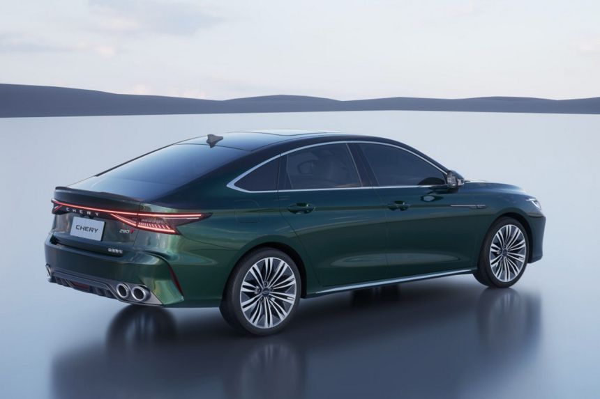 Chery Arrizo 8 is a turbocharged Camry fighter image