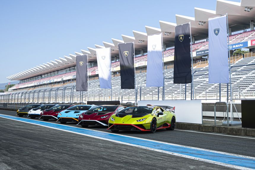 Lamborghini passes 20,000 Huracan milestone image