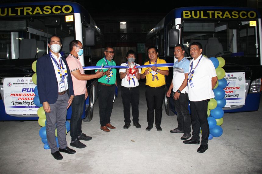 Hyundai PH turns over 15 modern PUVs to Sorsogon image