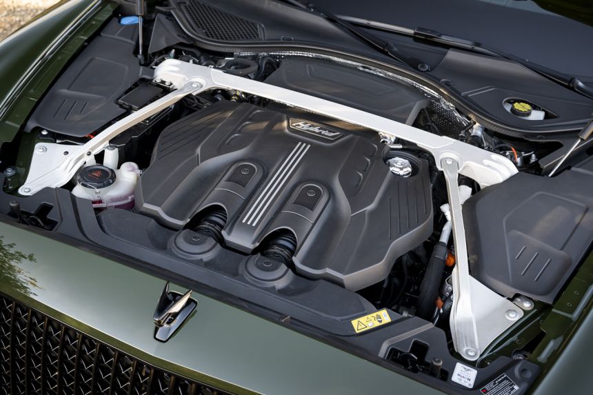 2022 Bentley Flying Spur emits fewer CO2 than Toyota Prius image