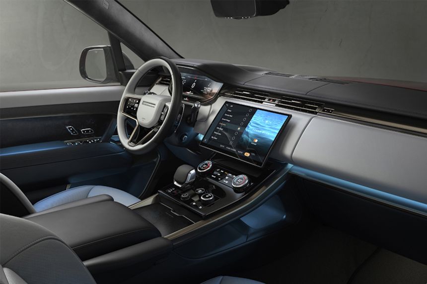 2023 Range Rover Sport can take on 40-degree slopes + water image