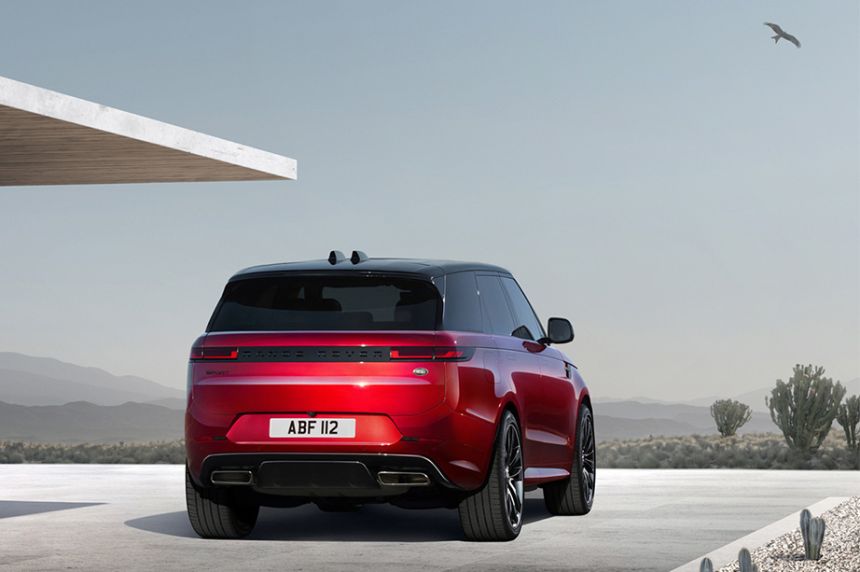 2023 Range Rover Sport can take on 40-degree slopes + water image