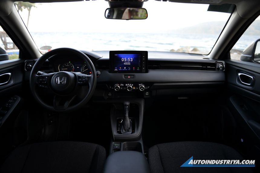 HONDA HRV DRIVE image