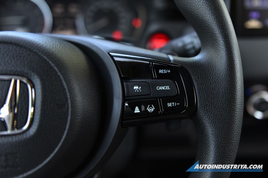 HONDA HRV DRIVE image