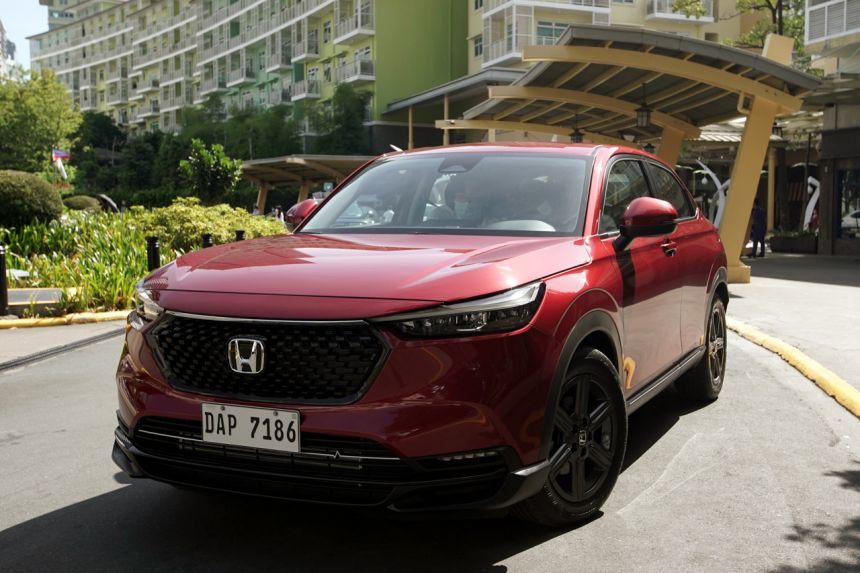 HONDA HRV DRIVE image