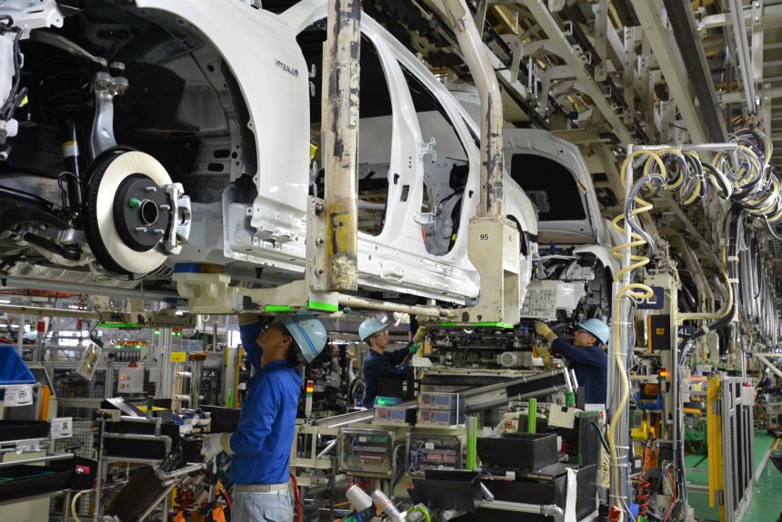 Parts shortage forces Toyota production halt in Japan image