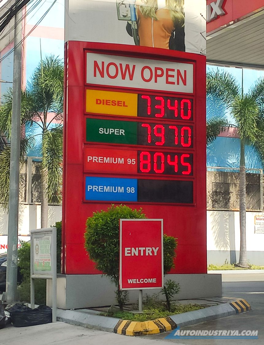 Look: Gas prices now averaging PHP 80 and above image