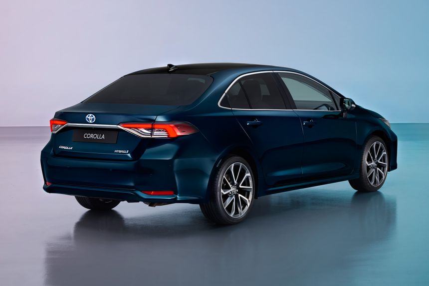 2023 Toyota Corolla Altis Hybrid packs more punch than Civic RS image