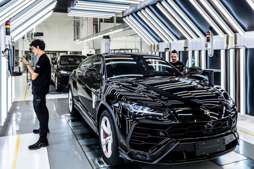 Lamborghini Urus hits 20,000 units produced image
