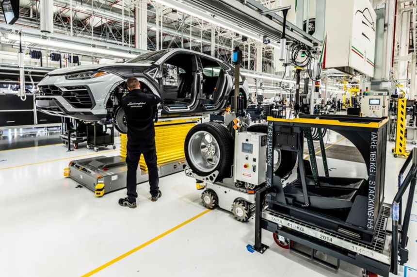 Lamborghini Urus hits 20,000 units produced image