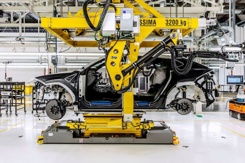 Lamborghini Urus hits 20,000 units produced image