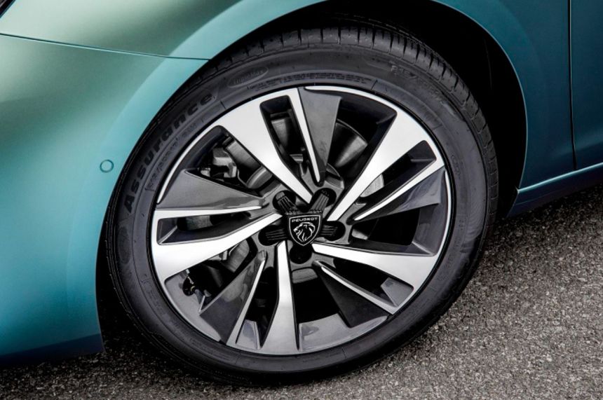 This is the new Peugeot 408&hellip; in China! image