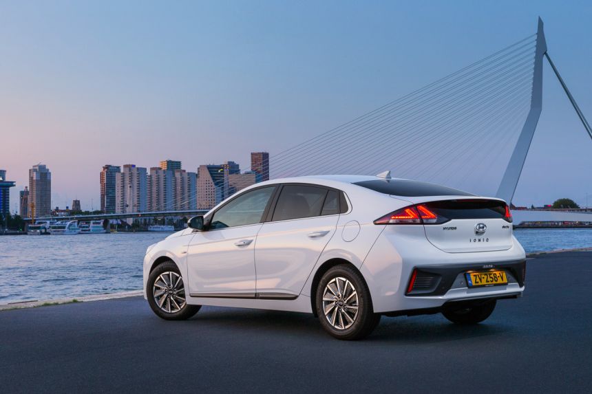 Hyundai will retire their Ioniq hybrids next month image